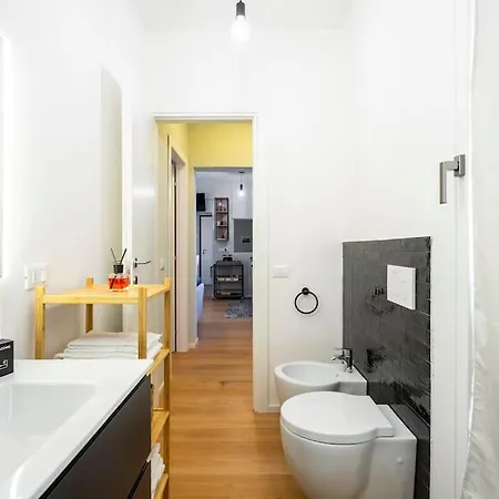 Anna - 5 Minuti Centro Storico - Moderno Daire
