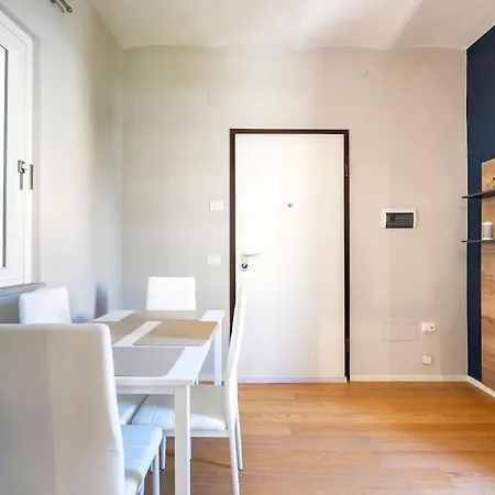 Anna - 5 Minuti Centro Storico - Moderno Daire